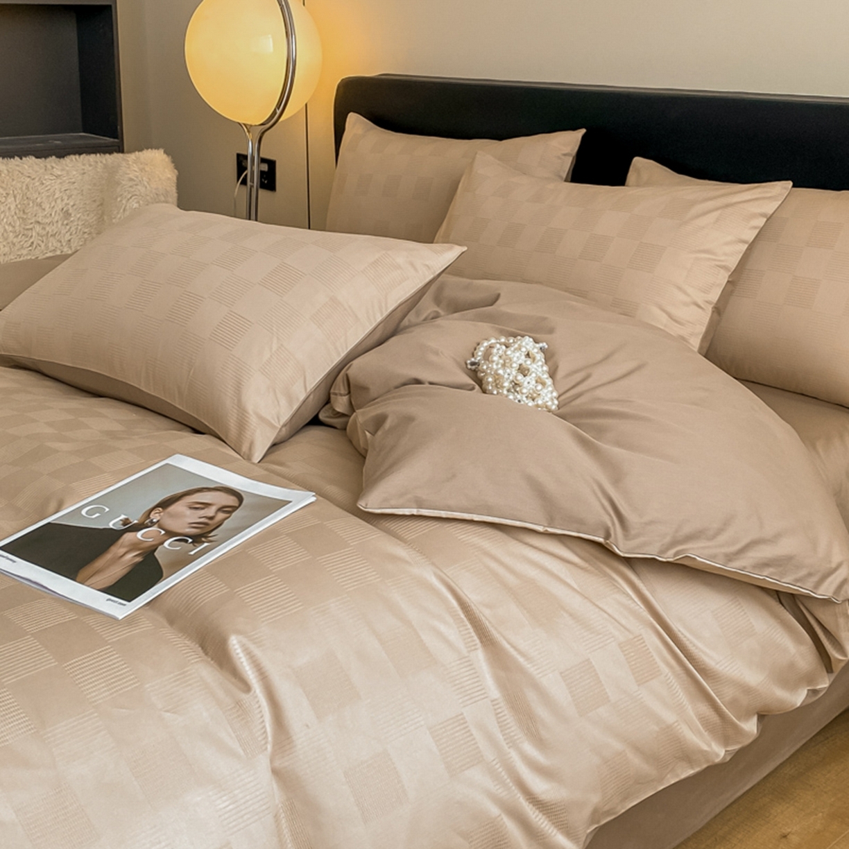 91家纺网 家纺一手货源 找家纺 琪格格纺织 2026新款轻奢长绒棉纯棉高级感提花方格酒店名宿居家四件套 60长绒棉-简格亚麻棕