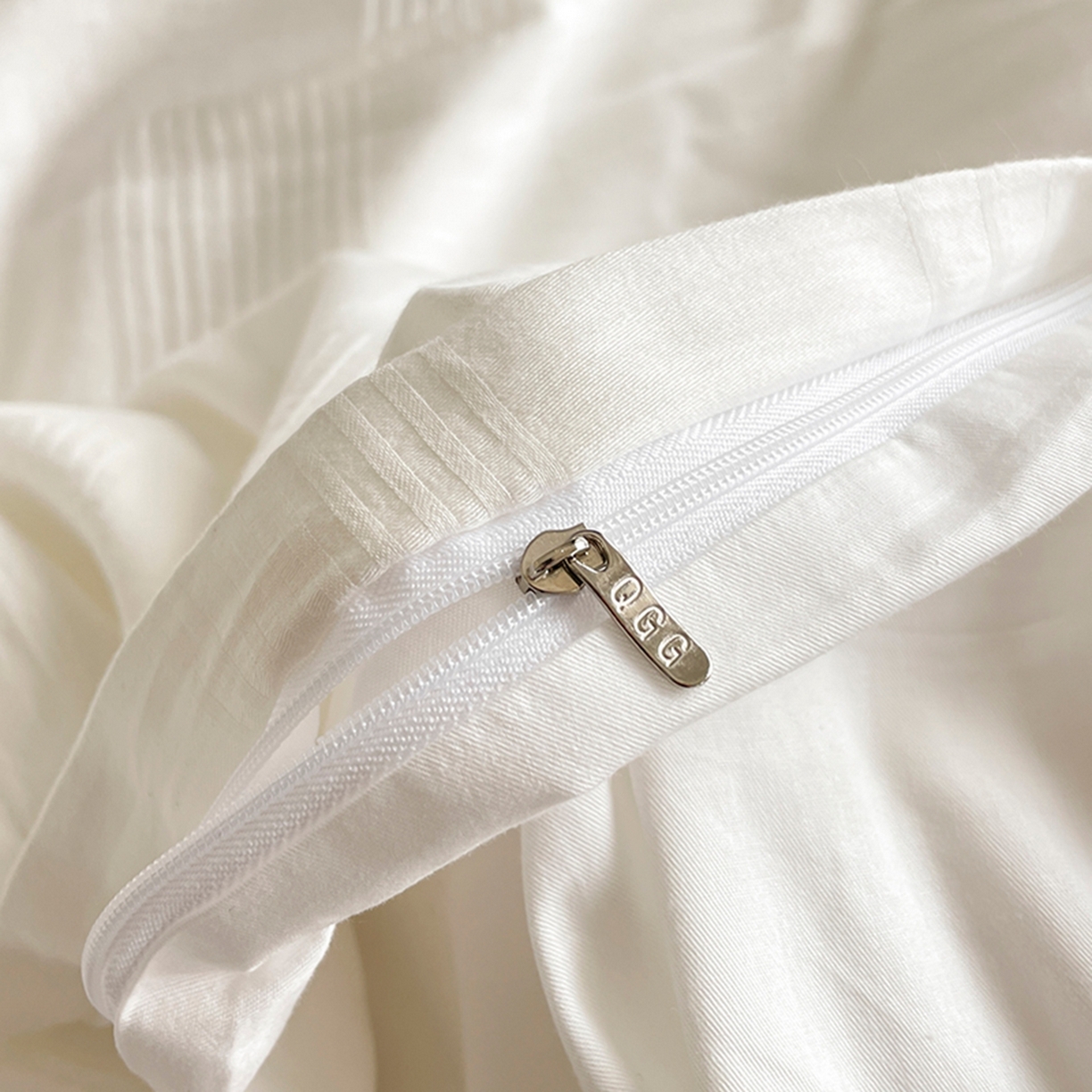 91家纺网 家纺一手货源 找家纺 琪格格纺织 2026新款轻奢长绒棉纯棉高级感提花方格酒店名宿居家四件套 原棉大提花-本白