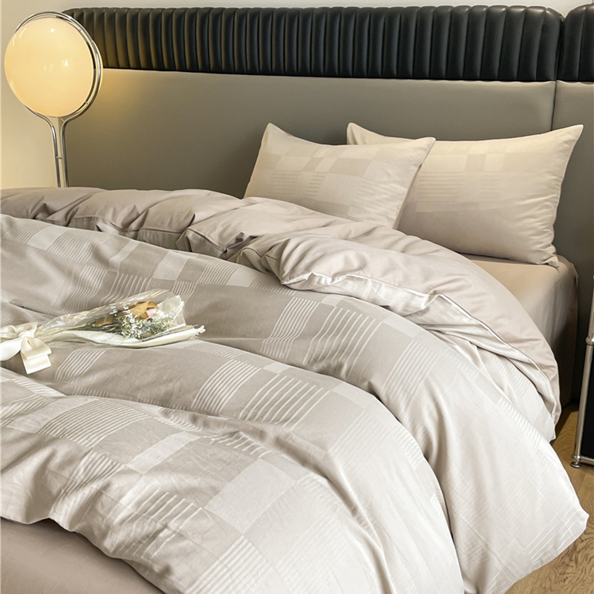 91家纺网 家纺一手货源 找家纺 琪格格纺织 2026新款轻奢长绒棉纯棉高级感提花方格酒店名宿居家四件套 原棉大提花-卡其棕