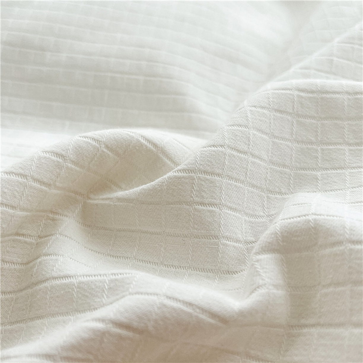 91家纺网 家纺一手货源 找家纺 琪格格纺织 2026新款轻奢长绒棉纯棉高级感提花方格酒店名宿居家四件套 原棉小提花-本白-场景一