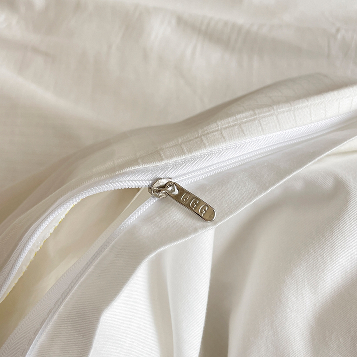 91家纺网 家纺一手货源 找家纺 琪格格纺织 2026新款轻奢长绒棉纯棉高级感提花方格酒店名宿居家四件套 原棉小提花-本白-场景二