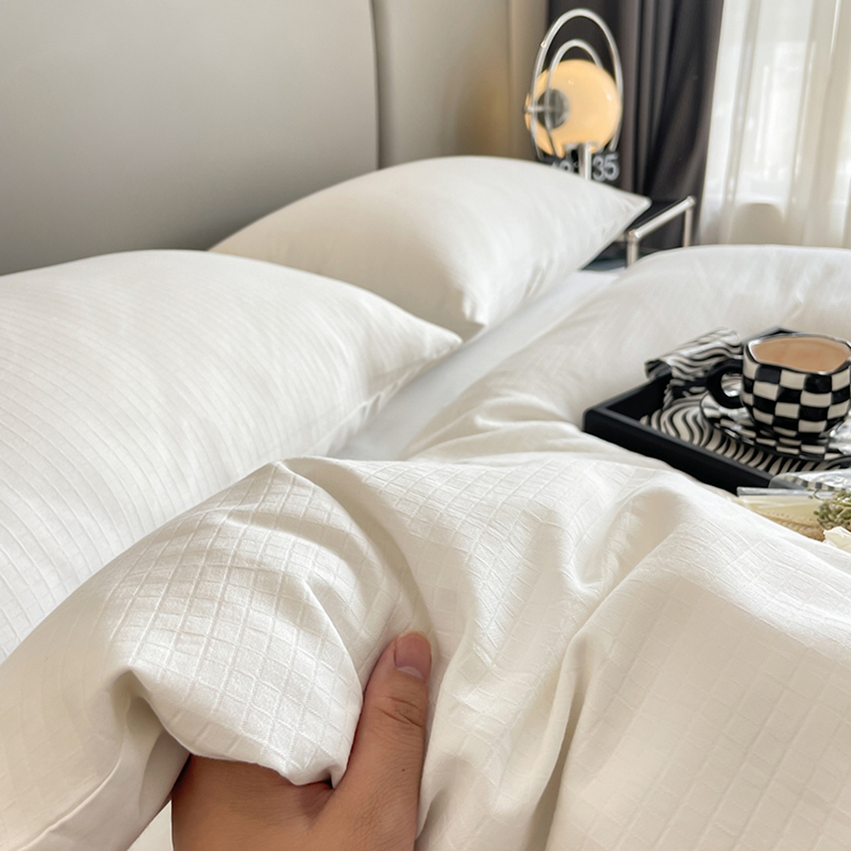 91家纺网 家纺一手货源 找家纺 琪格格纺织 2026新款轻奢长绒棉纯棉高级感提花方格单枕套枕套单件单品枕套 原棉小提花-本白-场景二