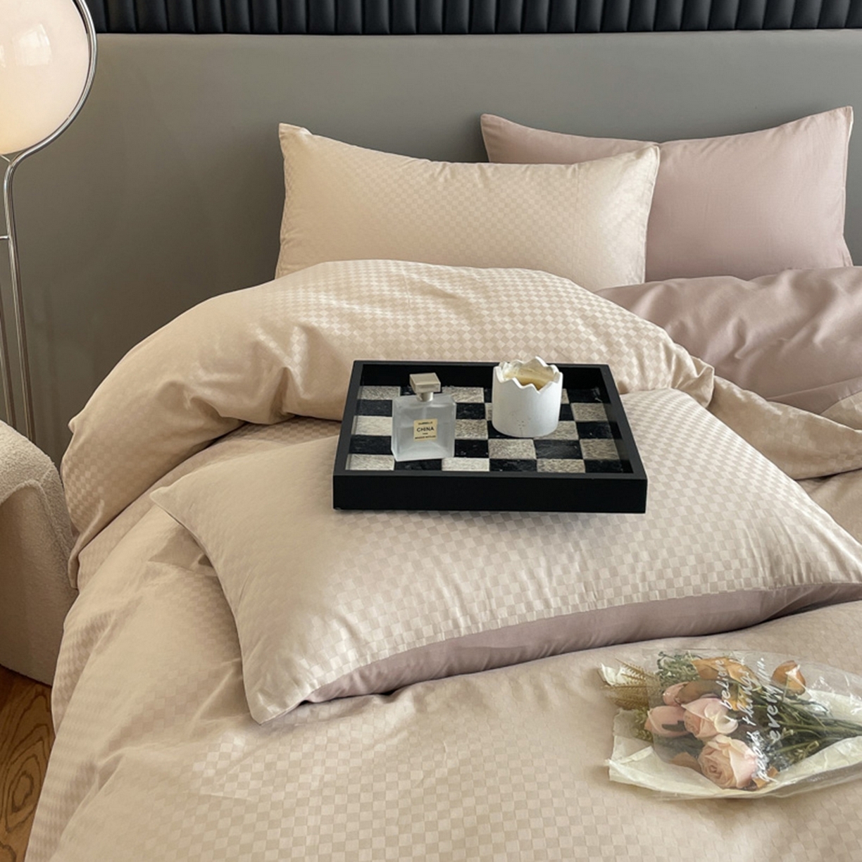 91家纺网 家纺一手货源 找家纺 琪格格纺织 2026新款轻奢长绒棉纯棉高级感提花方格单被套被套单件单品被套 杏仁+摩卡棕