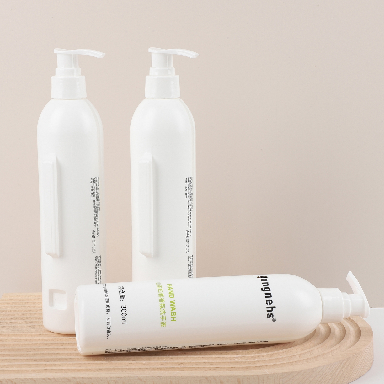 91家纺网 家纺一手货源 找家纺 安力森/诚臻酒店用品 2026新款山茶知春酒店洗沐护五件套 300ml大瓶装洗发水沐浴露护发素润肤露 法国Gongnehs山茶知春精油洗沐护用品 沐浴露300ml/瓶