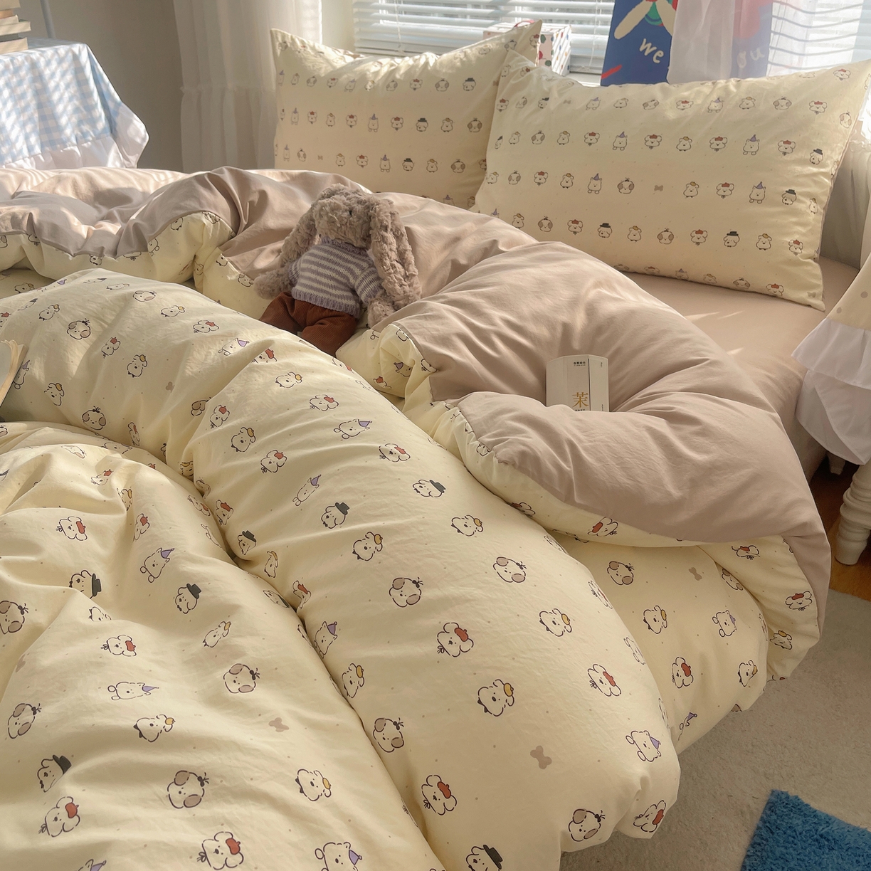 91家纺网 家纺一手货源 找家纺 耀悦家纺 2026新款古法仿棉云朵棉吊边床单童趣四件套-第一弹 狗狗日记