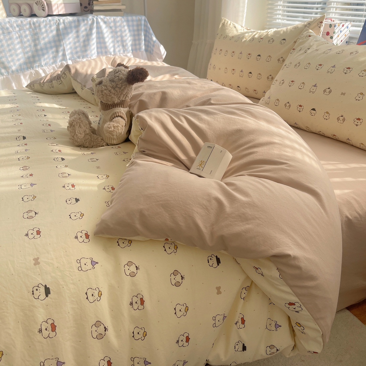 91家纺网 家纺一手货源 找家纺 耀悦家纺 2026新款古法仿棉云朵棉吊边床单童趣四件套-第一弹 狗狗日记
