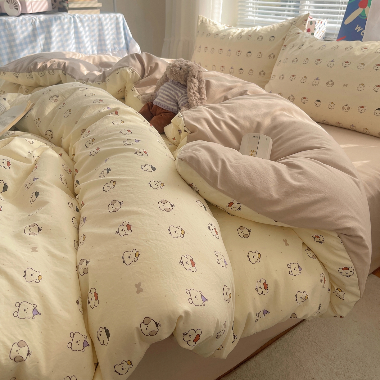 91家纺网 家纺一手货源 找家纺 耀悦家纺 2026新款古法仿棉云朵棉吊边床单童趣四件套-第一弹 狗狗日记