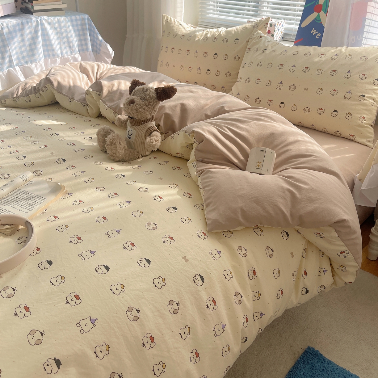 91家纺网 家纺一手货源 找家纺 耀悦家纺 2026新款古法仿棉云朵棉吊边床单童趣四件套-第一弹 狗狗日记