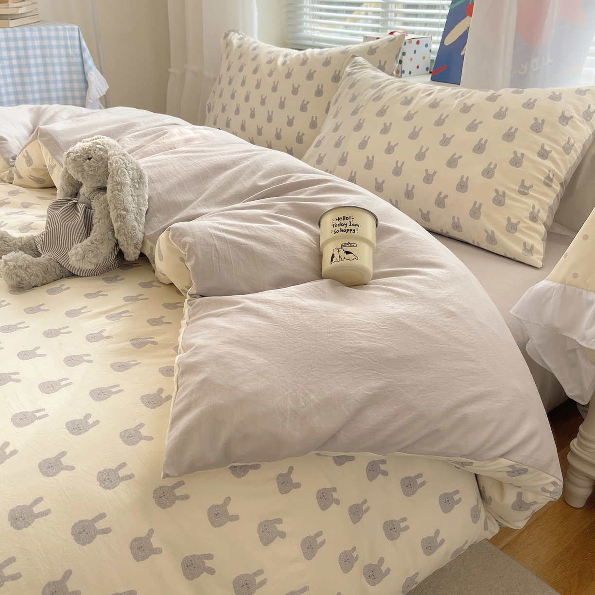 91家纺网 家纺一手货源 找家纺 耀悦家纺 2026新款古法仿棉云朵棉吊边床单童趣四件套-第一弹 兔梦泽