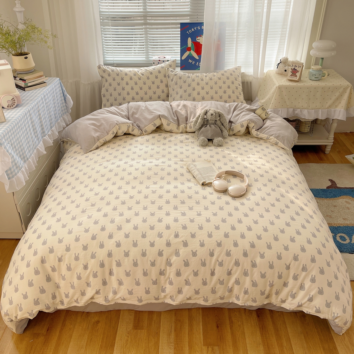 91家纺网 家纺一手货源 找家纺 耀悦家纺 2026新款古法仿棉云朵棉吊边床单童趣四件套-第一弹 兔梦泽