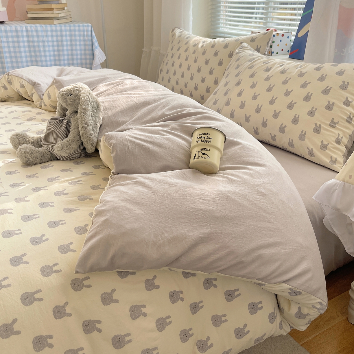 91家纺网 家纺一手货源 找家纺 耀悦家纺 2026新款古法仿棉云朵棉吊边床单童趣四件套-第一弹 兔梦泽