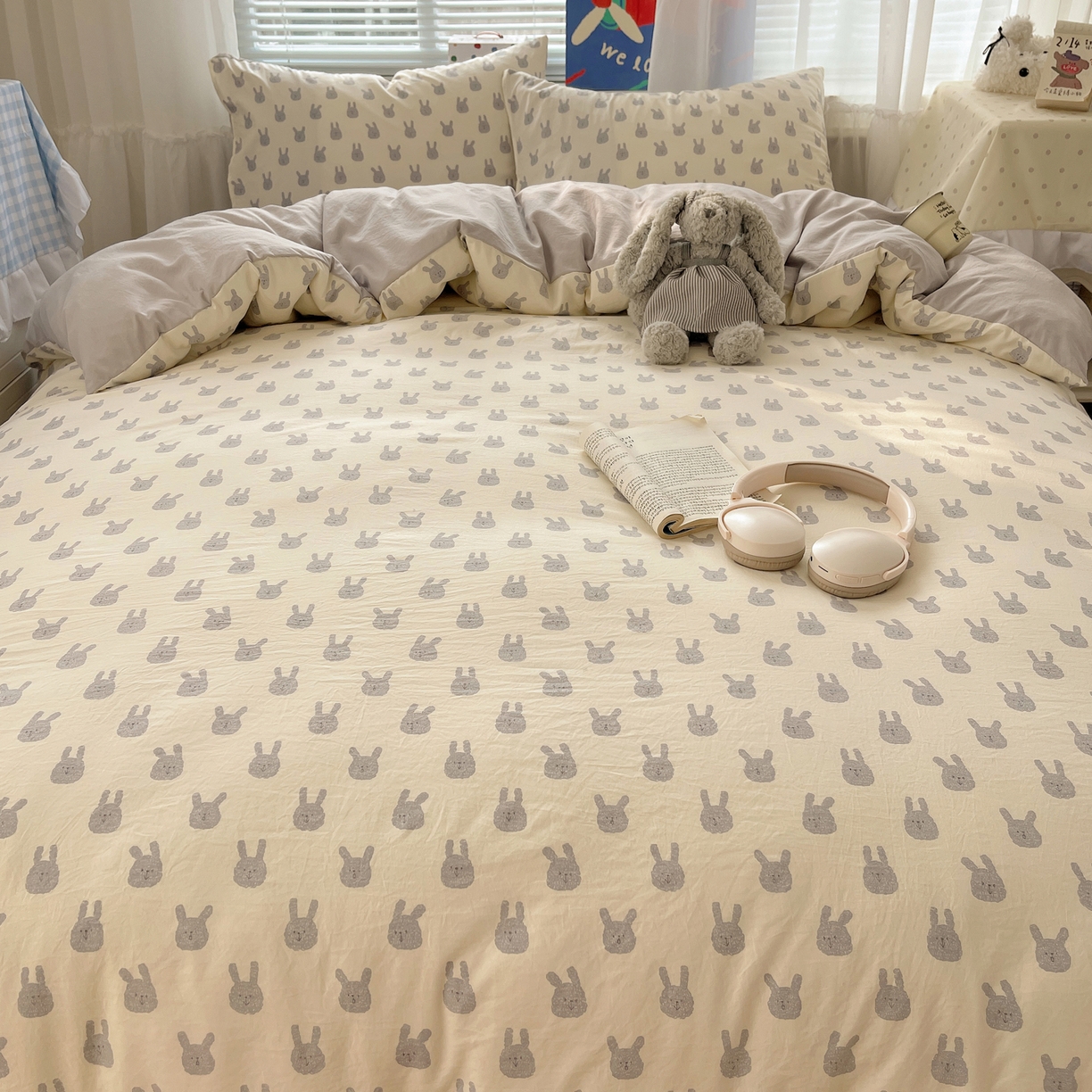 91家纺网 家纺一手货源 找家纺 耀悦家纺 2026新款古法仿棉云朵棉吊边床单童趣四件套-第一弹 兔梦泽