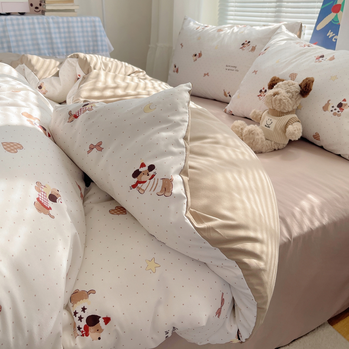 91家纺网 家纺一手货源 找家纺 耀悦家纺 2026新款古法仿棉云朵棉吊边床单童趣四件套-第一弹 星月波点腊肠狗