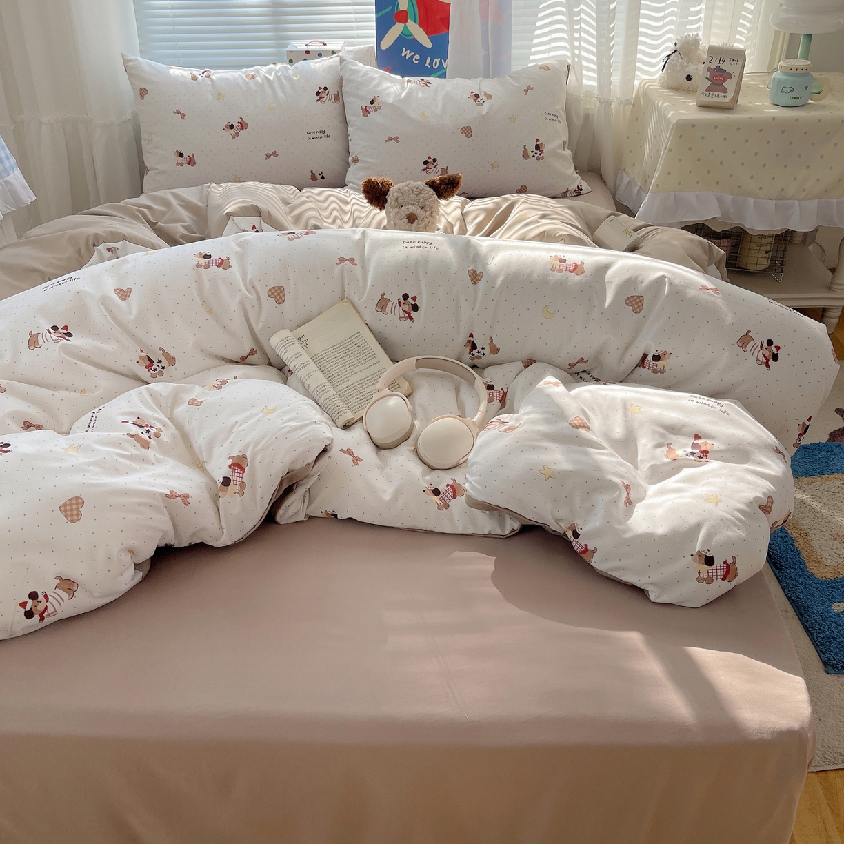 91家纺网 家纺一手货源 找家纺 耀悦家纺 2026新款古法仿棉云朵棉吊边床单童趣四件套-第一弹 星月波点腊肠狗