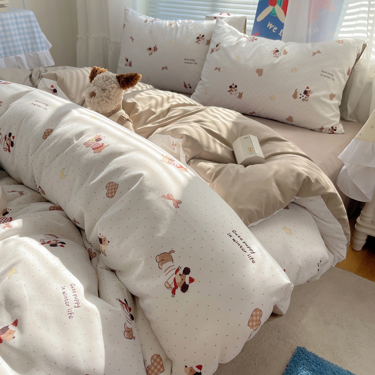 91家纺网 家纺一手货源 找家纺 耀悦家纺 2026新款古法仿棉云朵棉吊边床单童趣四件套-第一弹 星月波点腊肠狗