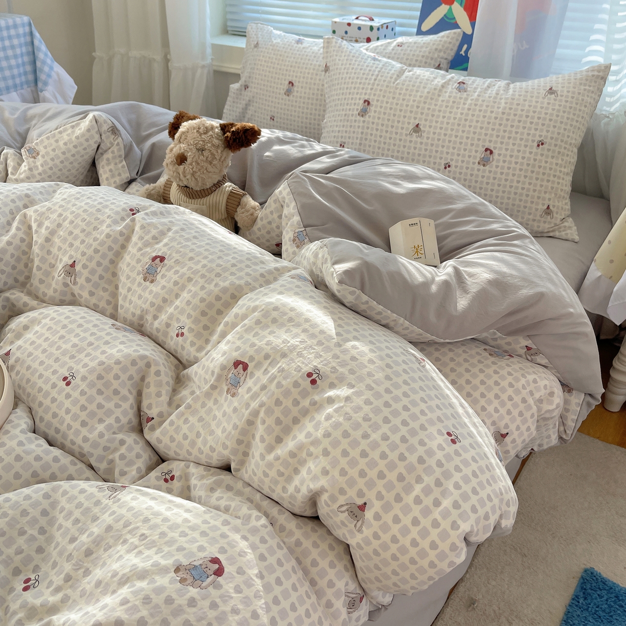 91家纺网 家纺一手货源 找家纺 耀悦家纺 2026新款古法仿棉云朵棉吊边床单童趣四件套-第一弹 芋泥波波兔