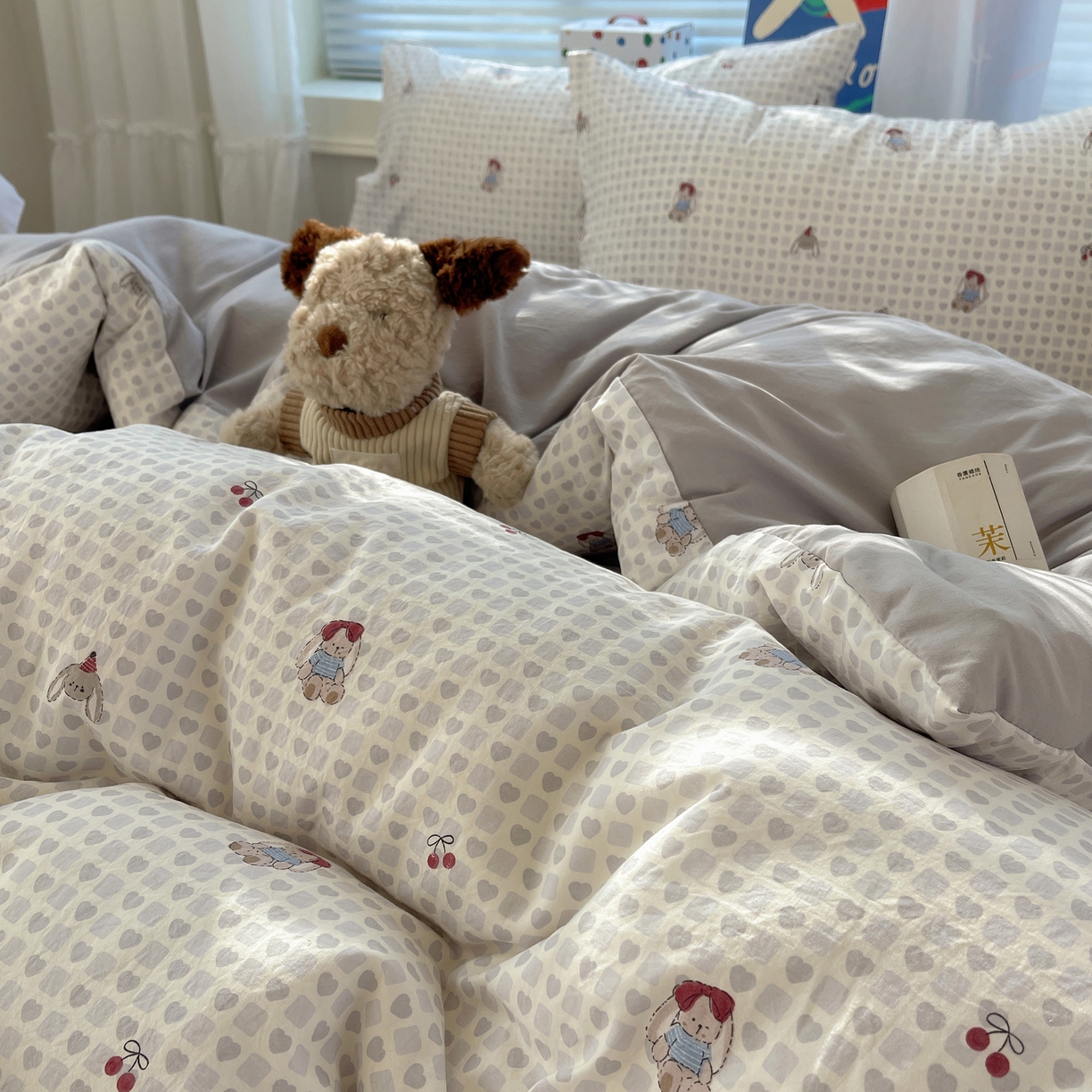 91家纺网 家纺一手货源 找家纺 耀悦家纺 2026新款古法仿棉云朵棉吊边床单童趣四件套-第一弹 芋泥波波兔