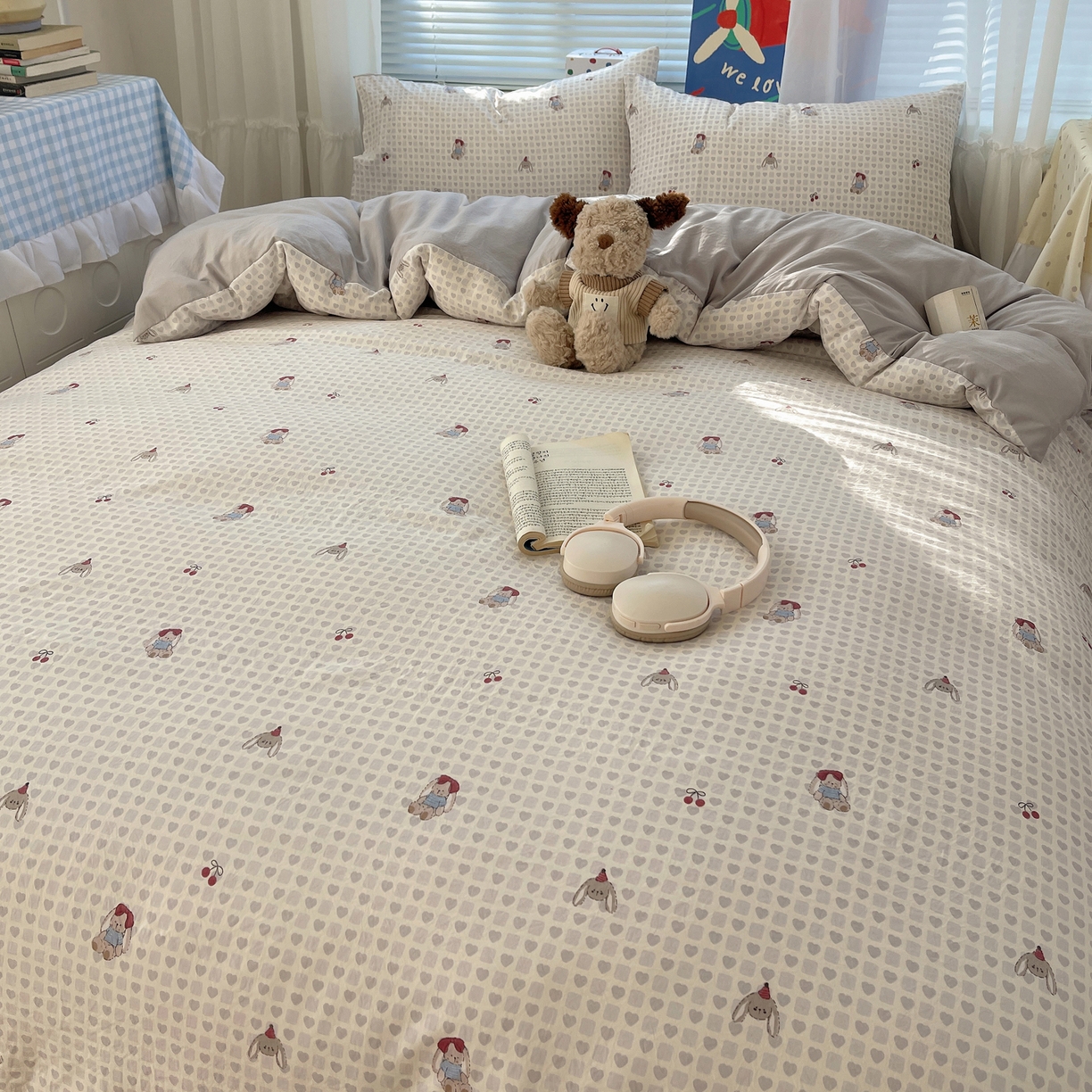 91家纺网 家纺一手货源 找家纺 耀悦家纺 2026新款古法仿棉云朵棉吊边床单童趣四件套-第一弹 芋泥波波兔