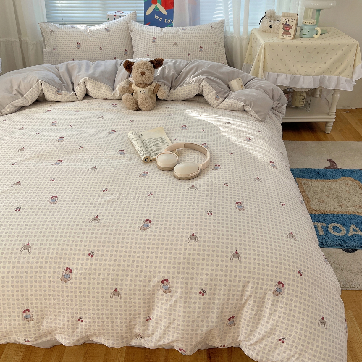 91家纺网 家纺一手货源 找家纺 耀悦家纺 2026新款古法仿棉云朵棉吊边床单童趣四件套-第一弹 芋泥波波兔