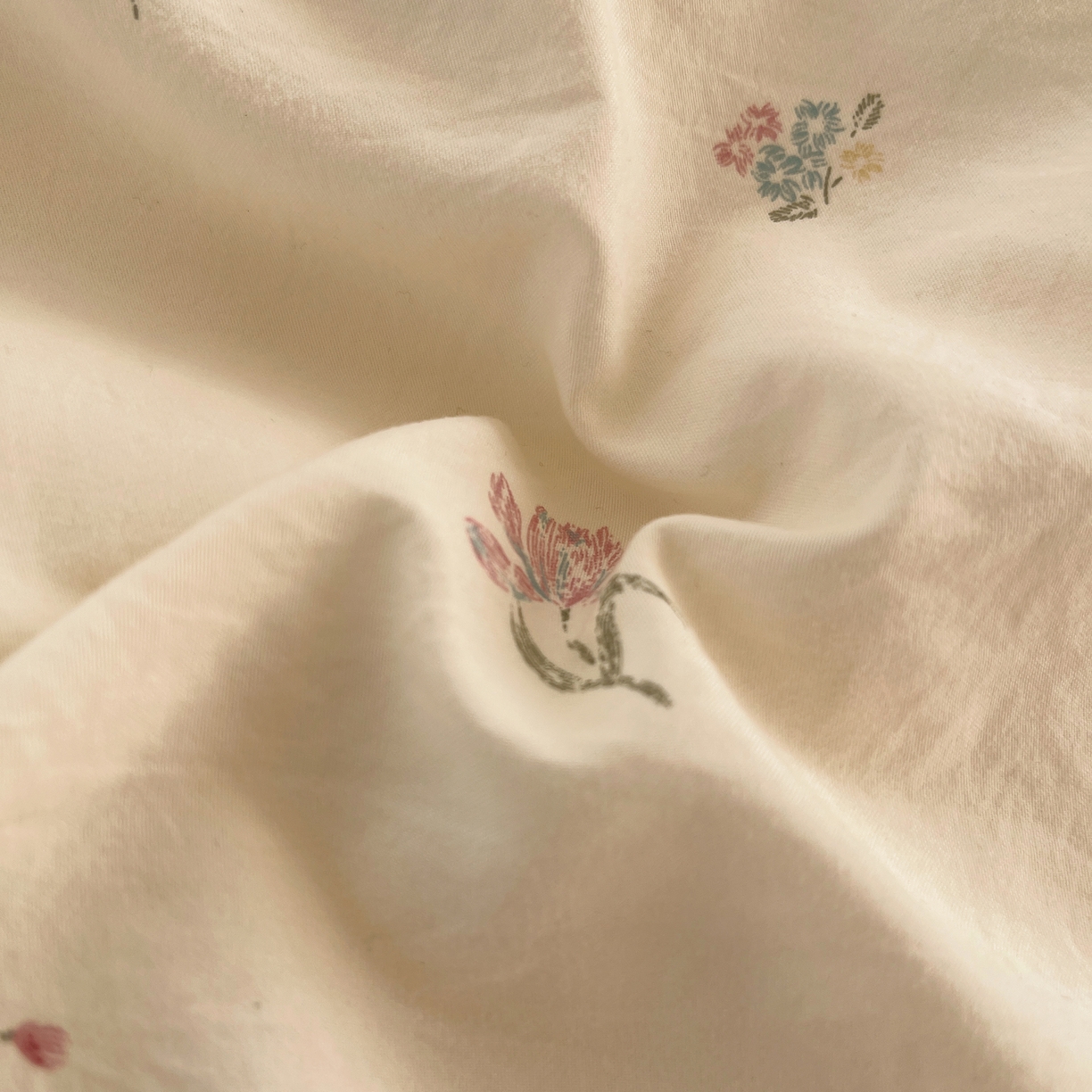 91家纺网 家纺一手货源 找家纺 耀悦家纺 2026新款古法仿棉云朵棉吊边床单童趣四件套-第二弹 芍药与春