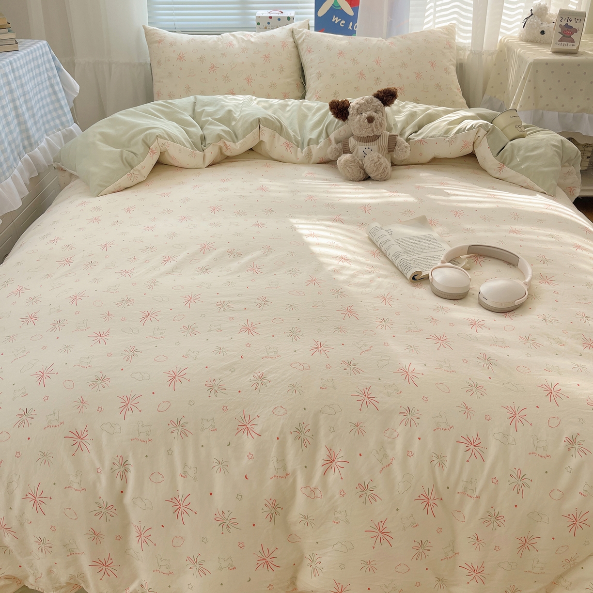 91家纺网 家纺一手货源 找家纺 耀悦家纺 2026新款古法仿棉云朵棉吊边床单童趣四件套-第二弹 烟花梦野