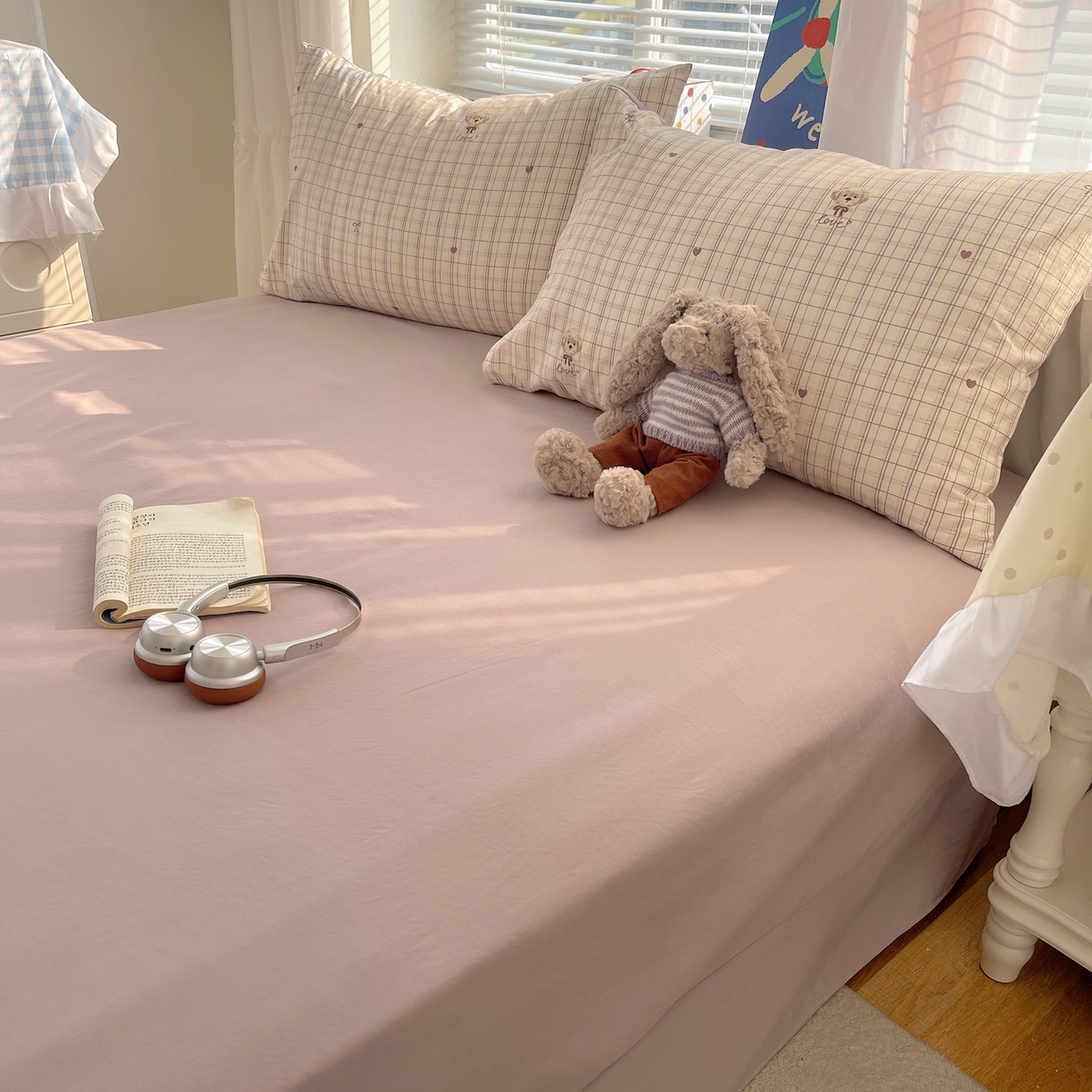 91家纺网 家纺一手货源 找家纺 耀悦家纺 2026新款古法仿棉云朵棉吊边床单童趣四件套-第二弹 优雅格格狗