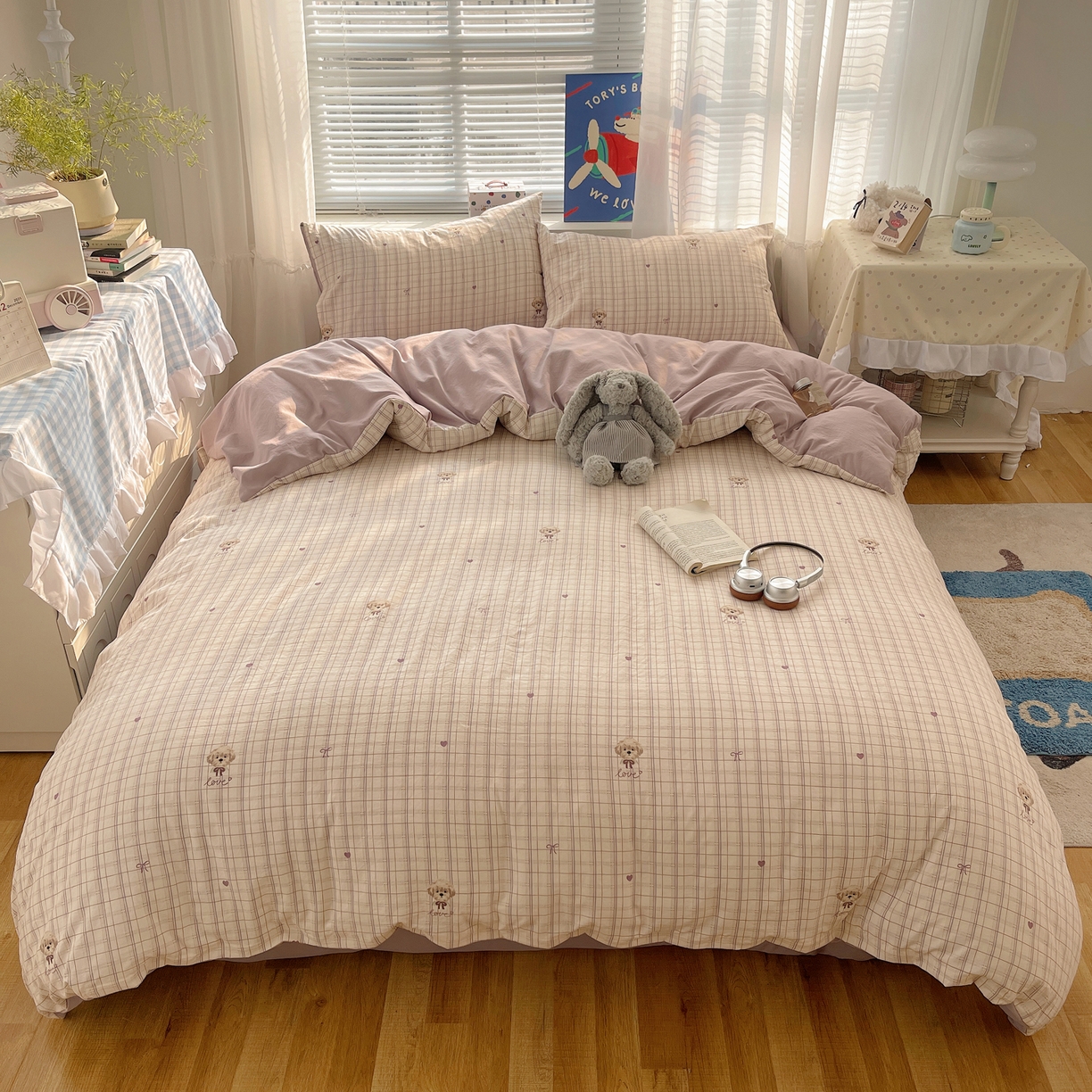 91家纺网 家纺一手货源 找家纺 耀悦家纺 2026新款古法仿棉云朵棉吊边床单童趣四件套-第二弹 优雅格格狗