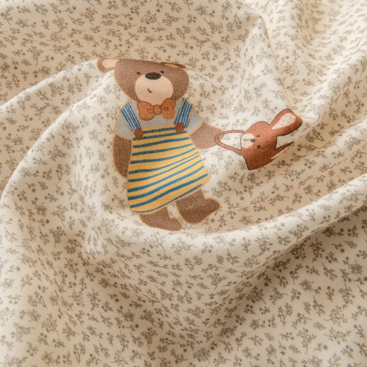 91家纺网 家纺一手货源 找家纺 雯雨家纺 2026新款A类全棉有氧双层纱单被套 朱迪熊-米