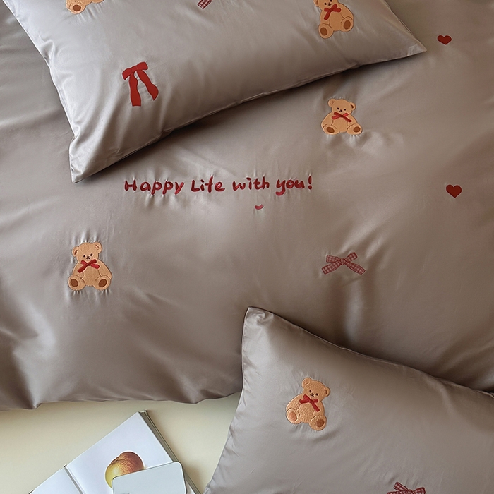 91家纺网 家纺一手货源 找家纺 波比可可 2026春夏系列轻奢居家50s长绒棉全棉纯棉四件套小红书热款 熊宝