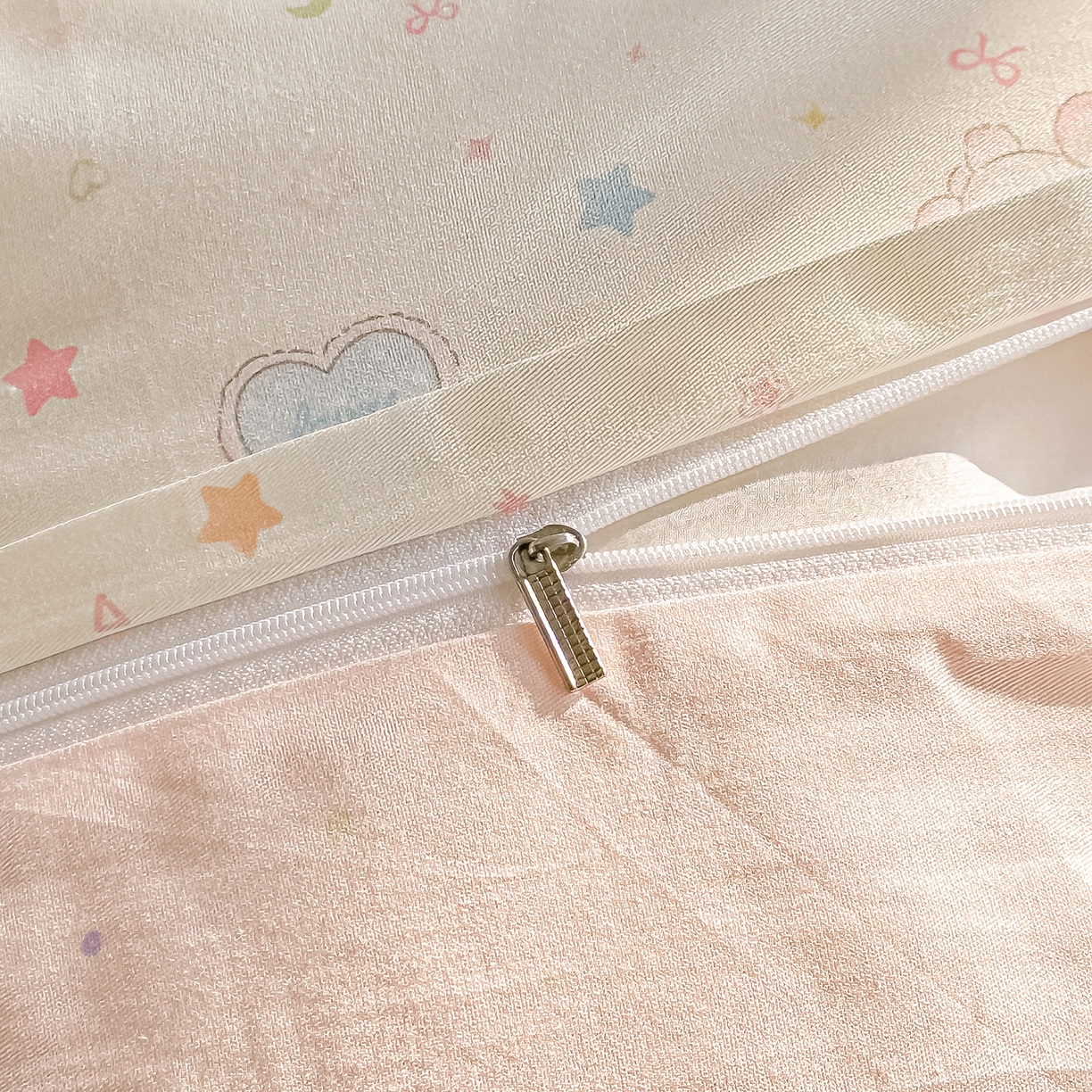 91家纺网 家纺一手货源 找家纺 颜选 2026新款全棉印花单被套 兔兔甜心