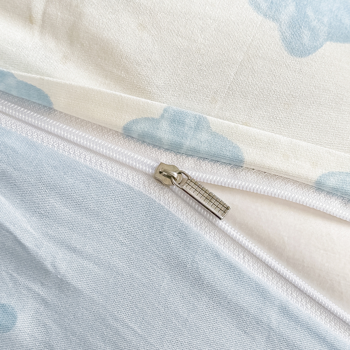 91家纺网 家纺一手货源 找家纺 颜选 2026新款全棉印花单被套 星星狗