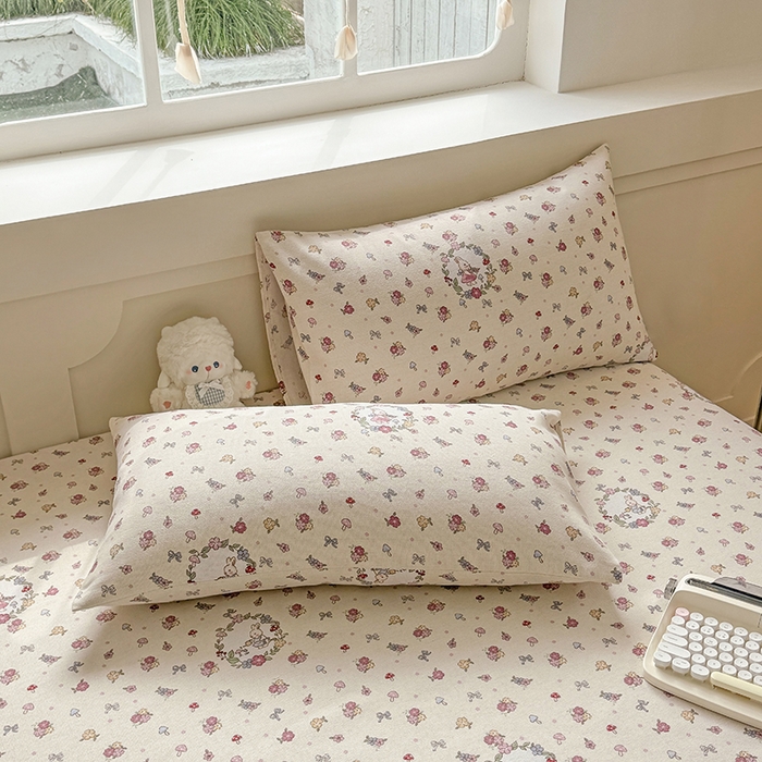 91家纺网 家纺一手货源 找家纺 爱彼家纺 2026新款舒适透气老粗布凉席印花床笠单件-床笠三件套 老粗布床笠-白朵花园