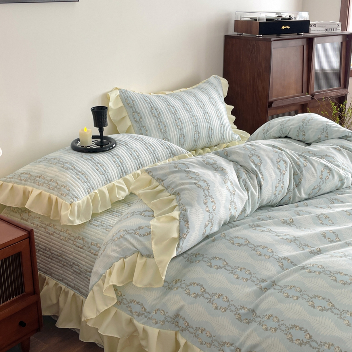 91家纺网 家纺一手货源 找家纺 慕澄家纺 2026新款高克重仿棉碎花床盖四件套 蓝梦