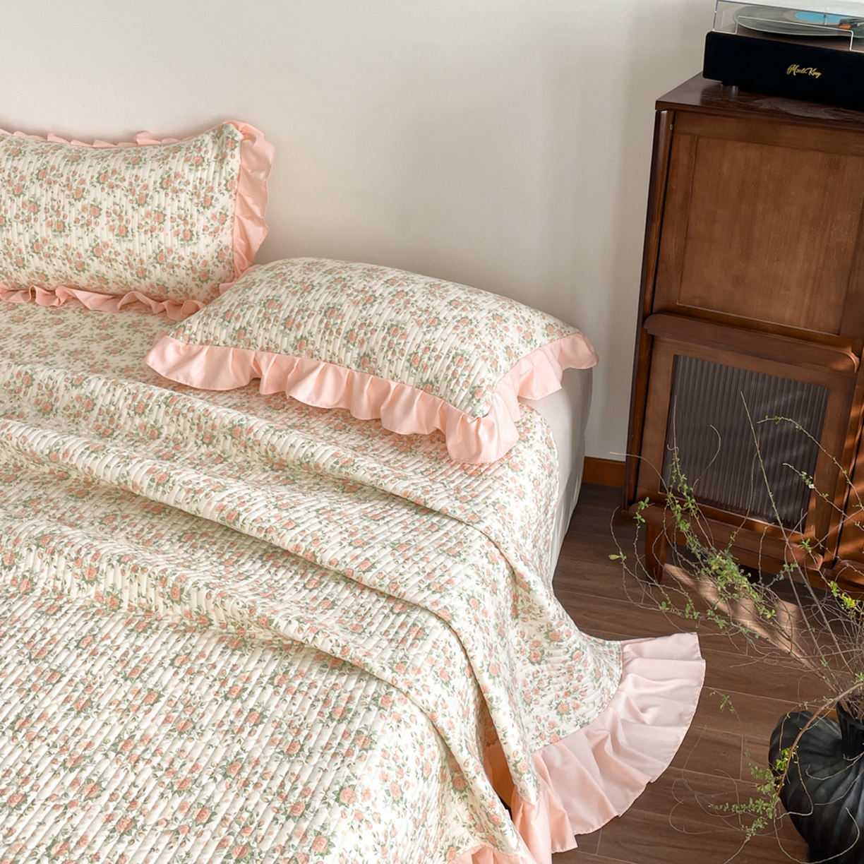 91家纺网 家纺一手货源 找家纺 慕澄家纺 2026新款高克重仿棉碎花床盖四件套 情书