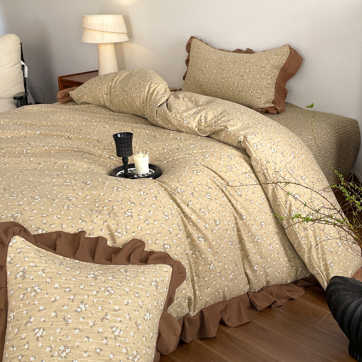 91家纺网 家纺一手货源 找家纺 慕澄家纺 2026新款高克重仿棉碎花床盖四件套 小白花