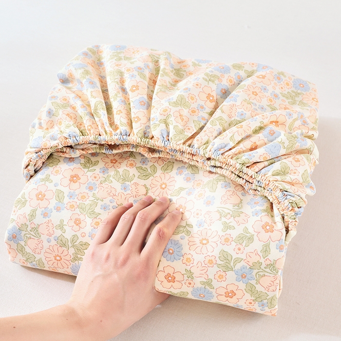 91家纺网 家纺一手货源 找家纺 爱彼家纺 2026新升级细沙卡通印花老粗布床笠直播热门款春夏热款系列一 老粗布床笠-繁花兔影