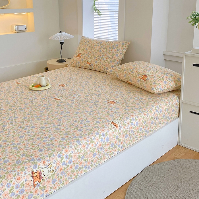 91家纺网 家纺一手货源 找家纺 爱彼家纺 2026新升级细沙卡通印花老粗布床笠直播热门款春夏热款系列一 老粗布床笠-繁花兔影