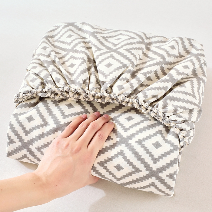 91家纺网 家纺一手货源 找家纺 爱彼家纺 2026新升级细沙卡通印花老粗布床笠直播热门款春夏热款系列一 老粗布床笠-菱格绿