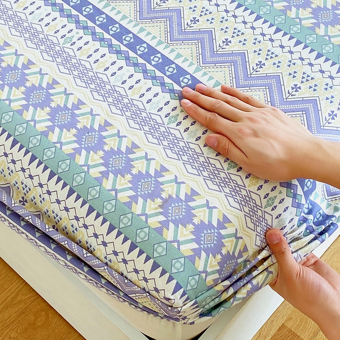 91家纺网 家纺一手货源 找家纺 爱彼家纺 2026新升级细沙卡通印花老粗布床笠直播热门款春夏热款系列一 老粗布床笠-向往米兰条