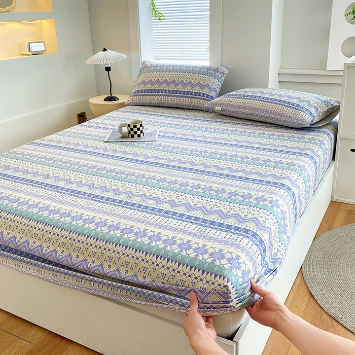 91家纺网 家纺一手货源 找家纺 爱彼家纺 2026新升级细沙卡通印花老粗布床笠直播热门款春夏热款系列一 老粗布床笠-向往米兰条