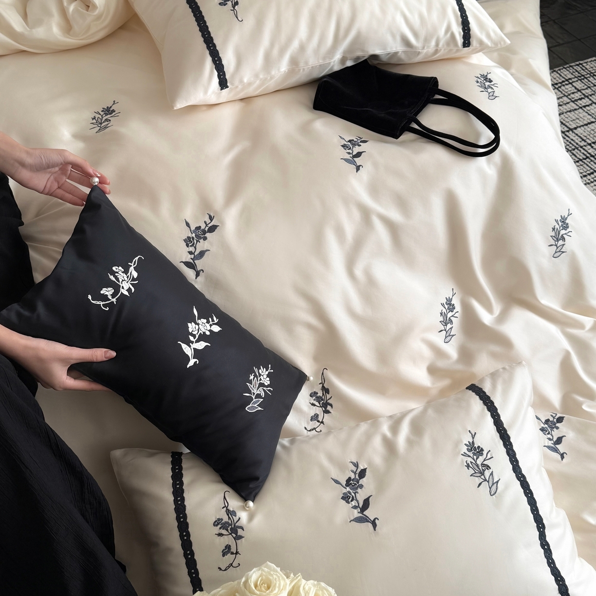 91家纺网 家纺一手货源 找家纺 鹿班家居 2026春夏新款100S长绒棉纯棉精密刺绣系列四件套-雾岛（标准会员-20元） 雾岛-白色