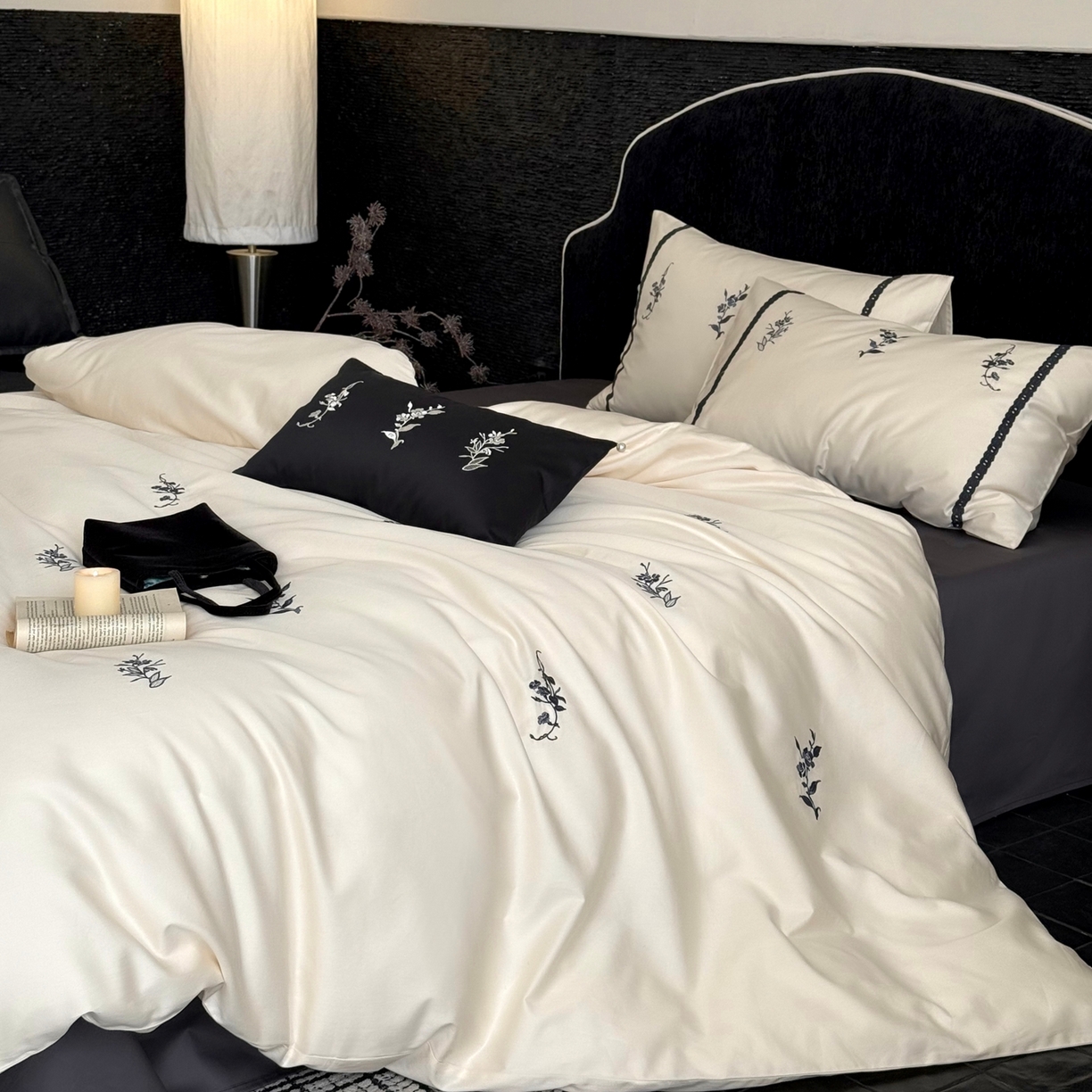 91家纺网 家纺一手货源 找家纺 鹿班家居 2026春夏新款100S长绒棉纯棉精密刺绣系列四件套-雾岛（标准会员-20元） 雾岛-白色