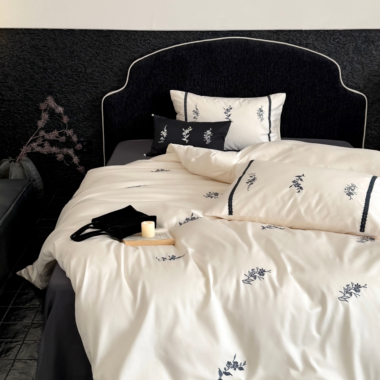 91家纺网 家纺一手货源 找家纺 鹿班家居 2026春夏新款100S长绒棉纯棉精密刺绣系列四件套-雾岛（标准会员-20元） 雾岛-白色