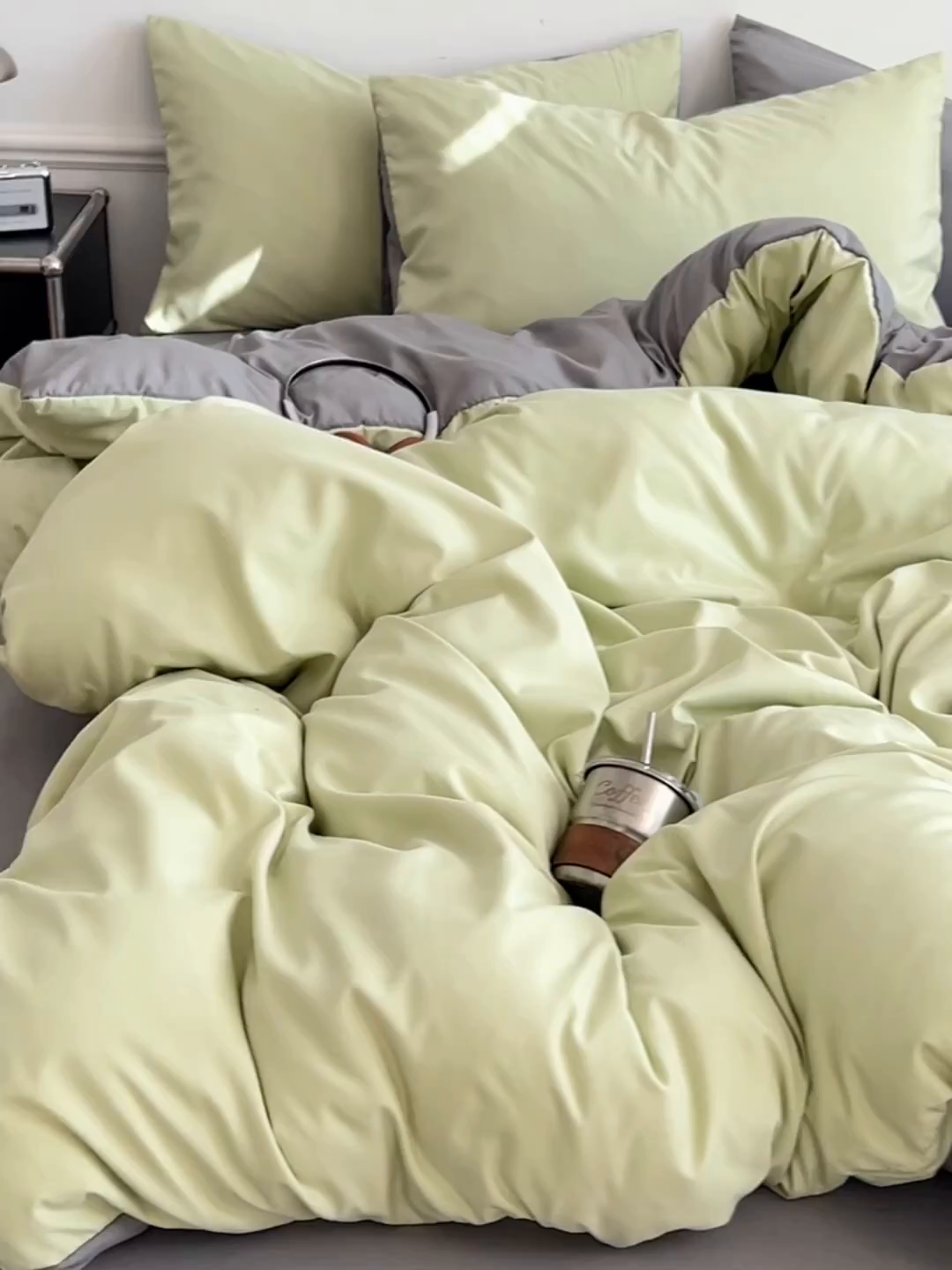 91家纺网 家纺一手货源 找家纺 世爵 2026新款10A抗菌亲肤水洗棉双拼四件套 绿浅灰