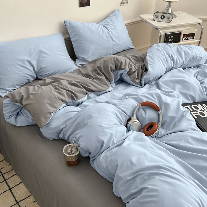 91家纺网 家纺一手货源 找家纺 世爵 2026新款10A抗菌亲肤水洗棉双拼四件套 天空蓝浅灰