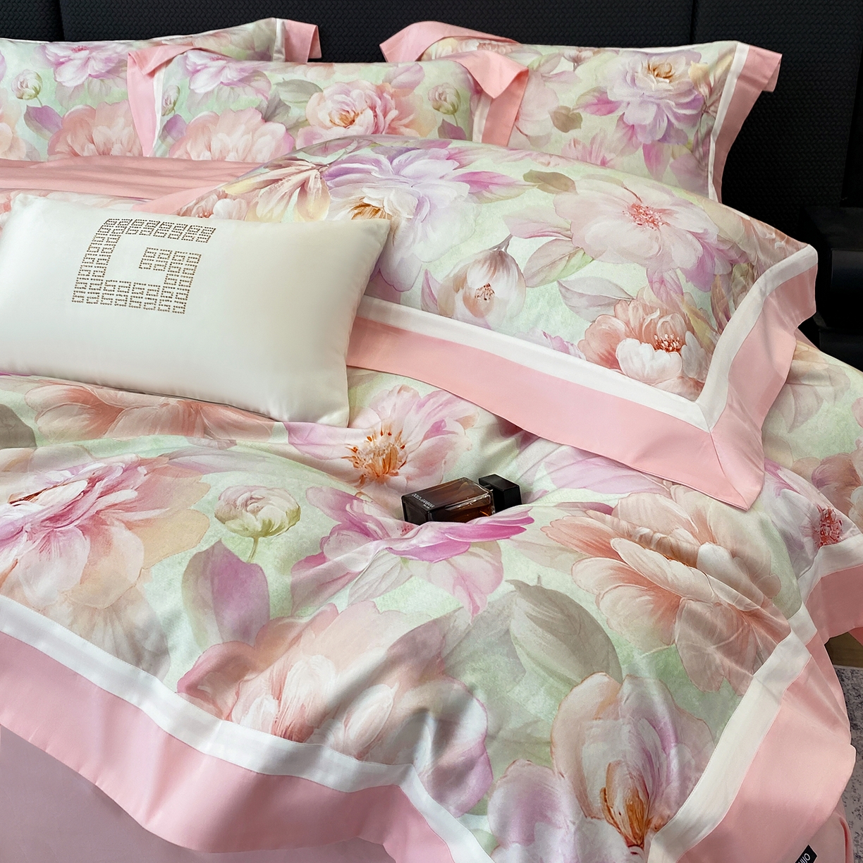 91家纺网 家纺一手货源 找家纺 （总）家居1号家纺 2026新款50双股长绒棉纯棉数码数码印花四件套-芬芳/浪蝶（券后价格不得低于：标准328元，加348元！会员优惠10元）