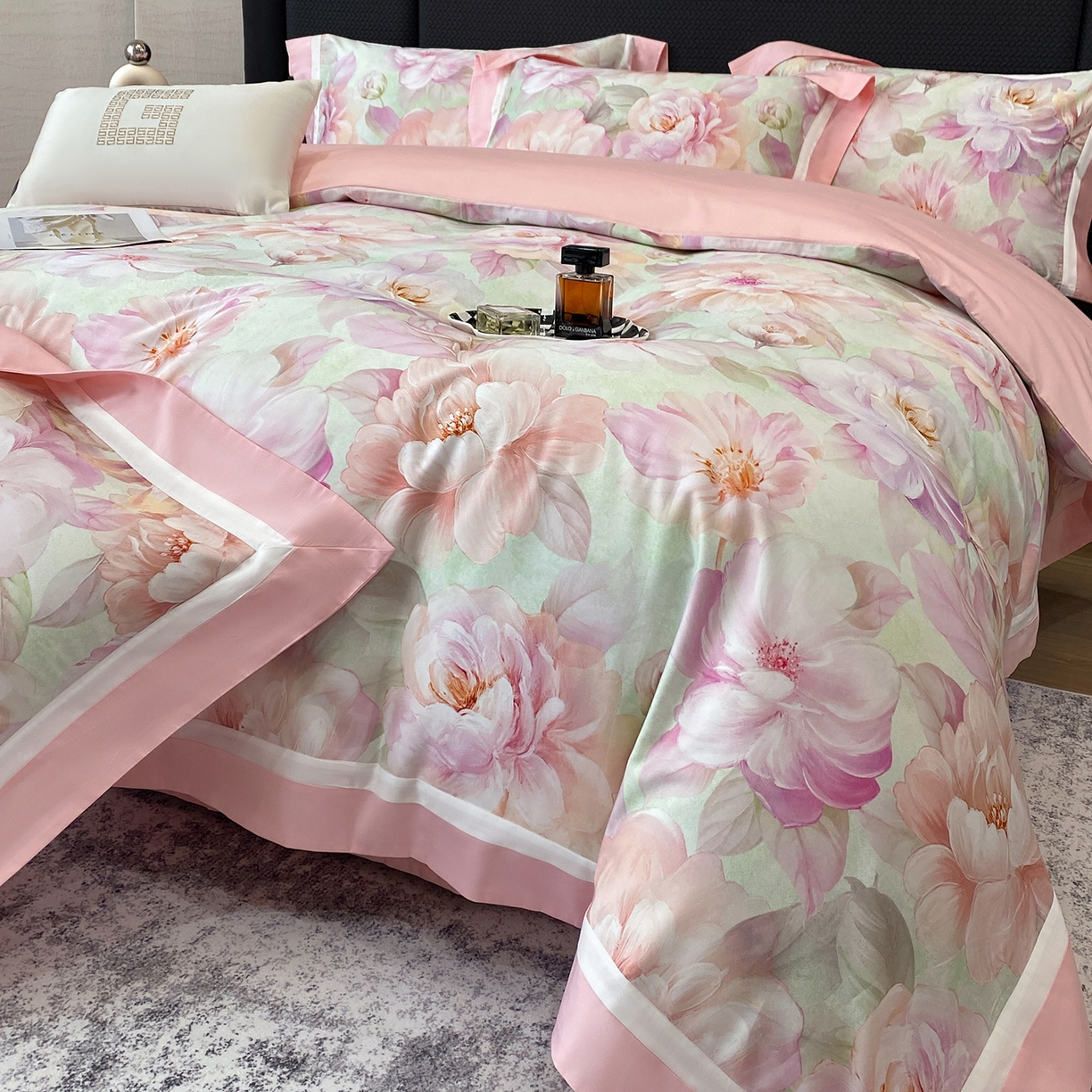 91家纺网 家纺一手货源 找家纺 （总）家居1号家纺 2026新款50双股长绒棉纯棉数码数码印花四件套-芬芳/浪蝶（券后价格不得低于：标准328元，加348元！会员优惠10元）