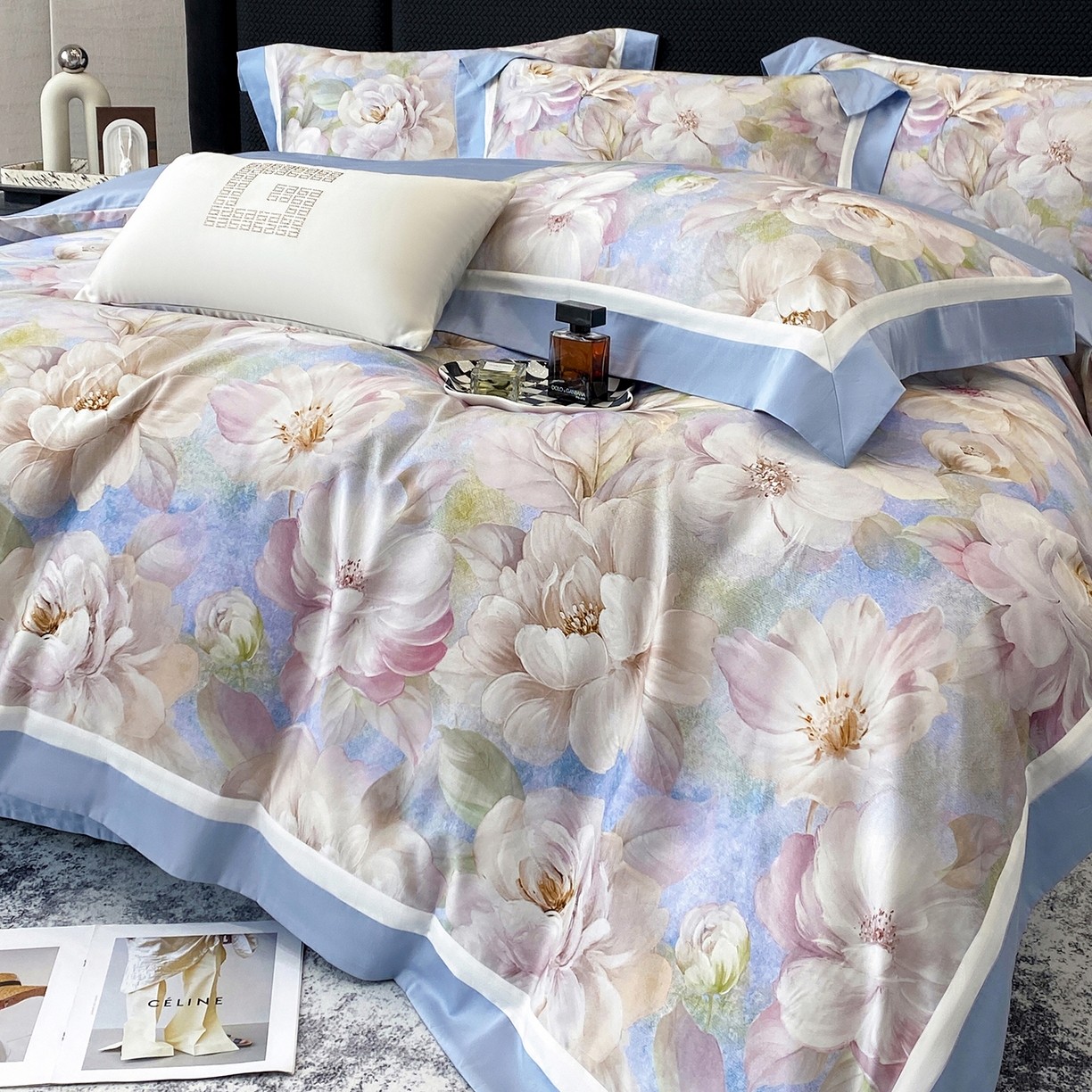 91家纺网 家纺一手货源 找家纺 家居1号家纺 2026新款50双股长绒棉纯棉数码数码印花四件套-芬芳/浪蝶（券后价格不得低于：标准328元，加348元！会员优惠10元） 芬芳-蓝