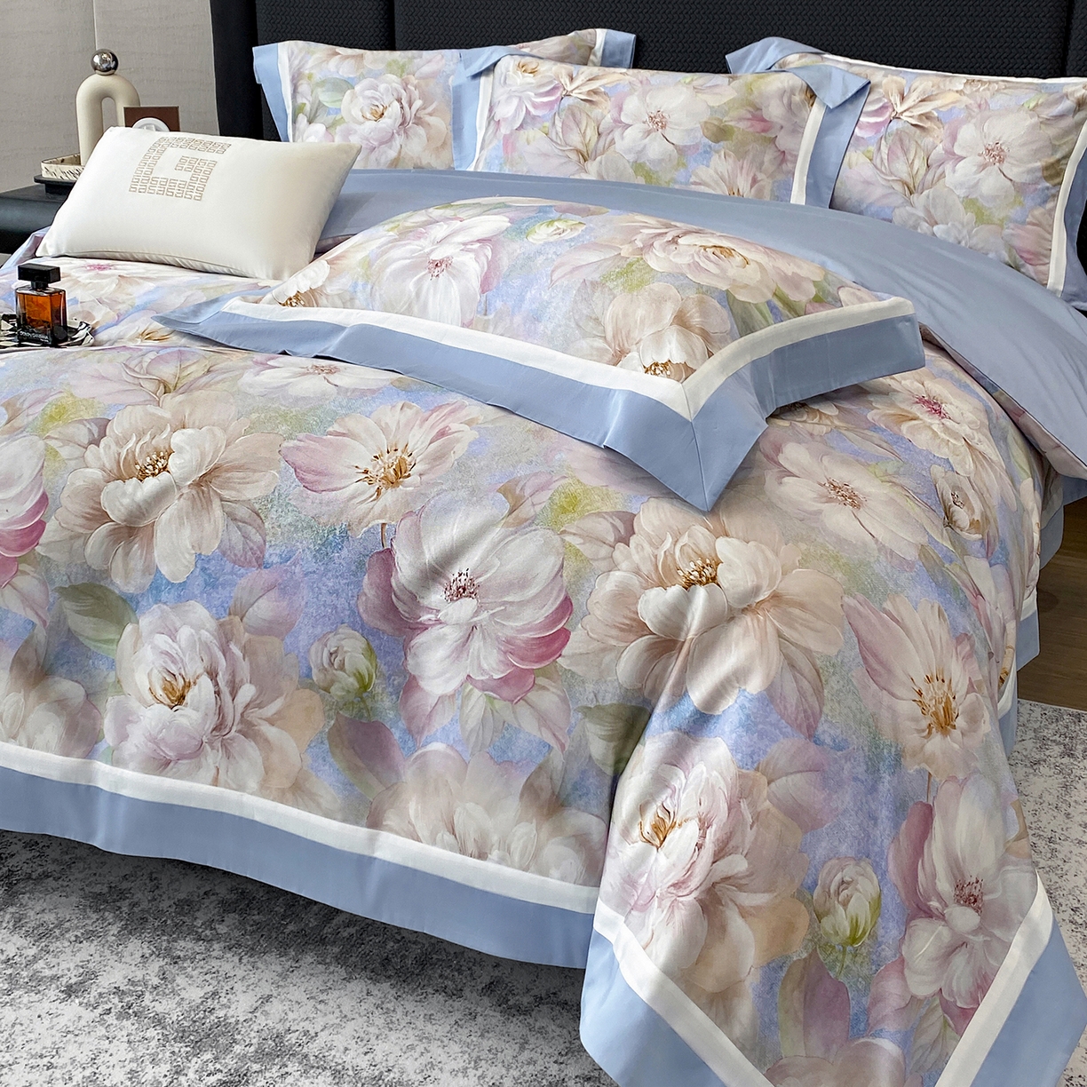 91家纺网 家纺一手货源 找家纺 家居1号家纺 2026新款50双股长绒棉纯棉数码数码印花四件套-芬芳/浪蝶（券后价格不得低于：标准328元，加348元！会员优惠10元） 芬芳-蓝