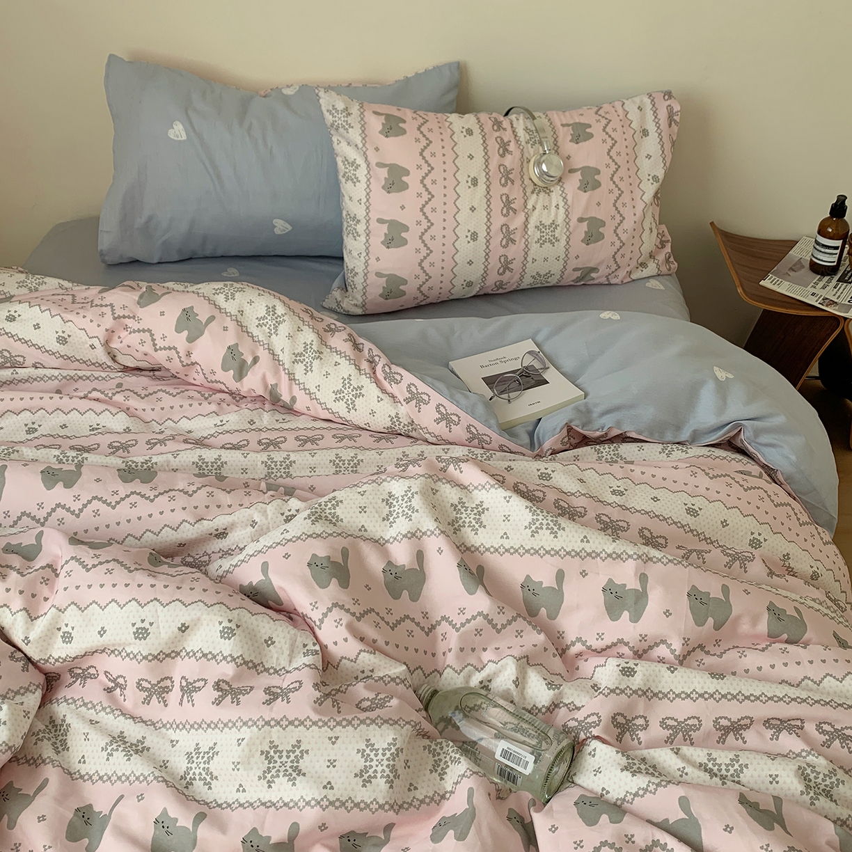 91家纺网 家纺一手货源 找家纺 桃喜 2026春夏新款全棉纯棉ins简约系列四件套（会员-3） 费尔岛小猫